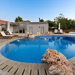 וילה Tselepis At *