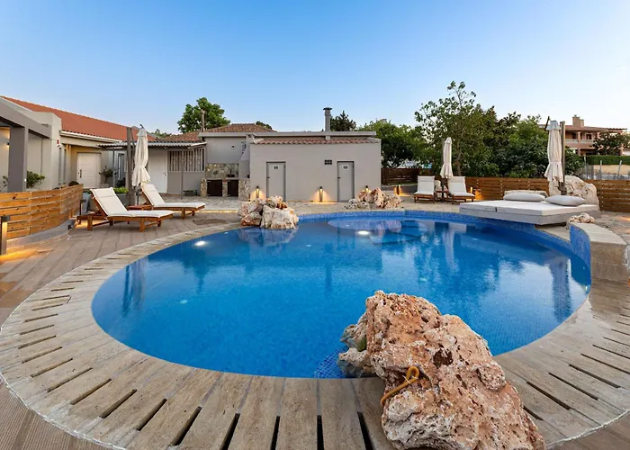 Вилла Tselepis At *