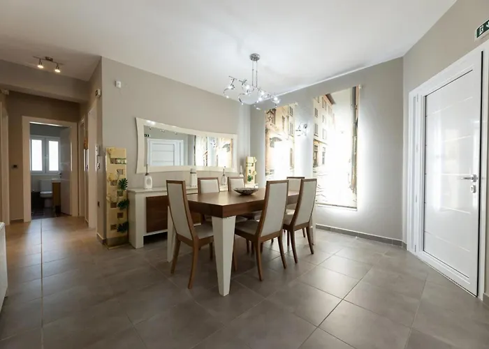 Tselepis At * Lakithra