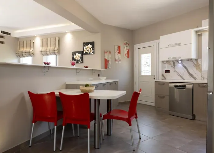 Tselepis At * Lakithra