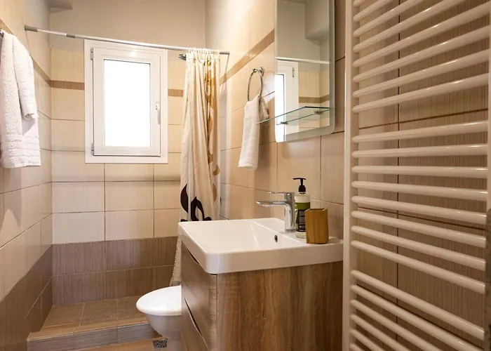 Tselepis At * Lakithra