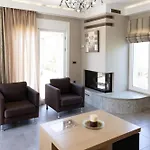 فيلة Tselepis At *